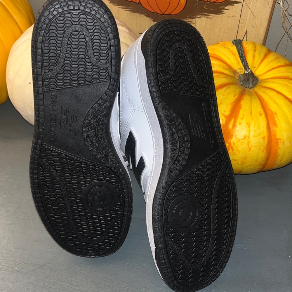 New Balance Unisex 480 Sneakers, Brand New Womens sz 10.5 White & Black Sneakers - Picture 9 of 13